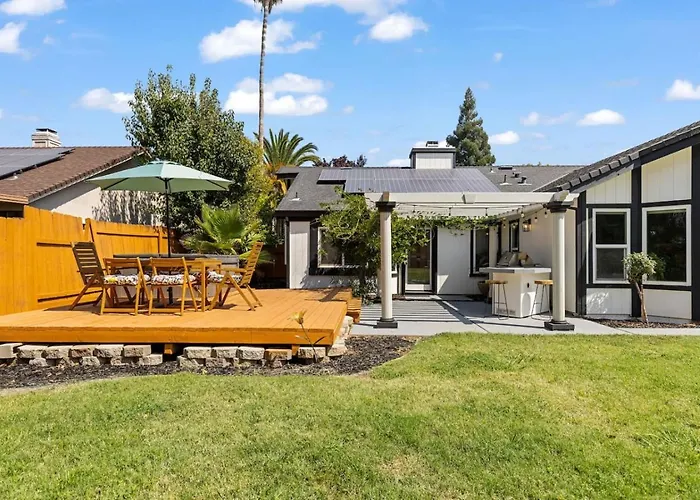 Family Home-Garage Parking-Hot Tub-Pool