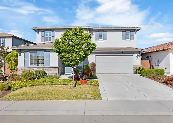 Cozy Roseville Home